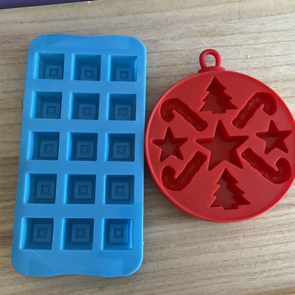 Silicone Molds  Multipurpose Christmas Faux Candy  Molds Lot Of 2 - Picture 2 of 6